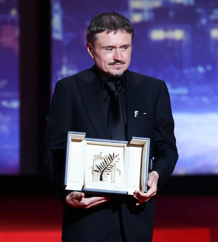 Cannes'da Altın Palmiye Cristian Mungiu'nun