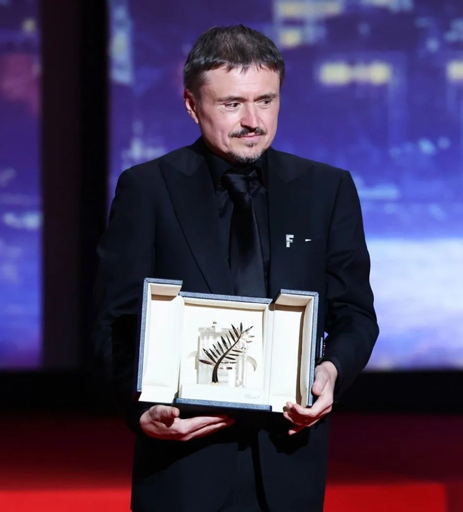 Cannes'da Altın Palmiye Cristian Mungiu'nun