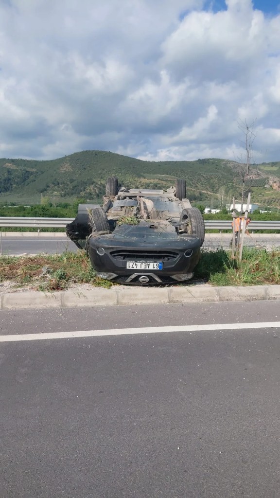 İznik'te Takla Atan Araçta Anne ve Oğlu Yaralandı!