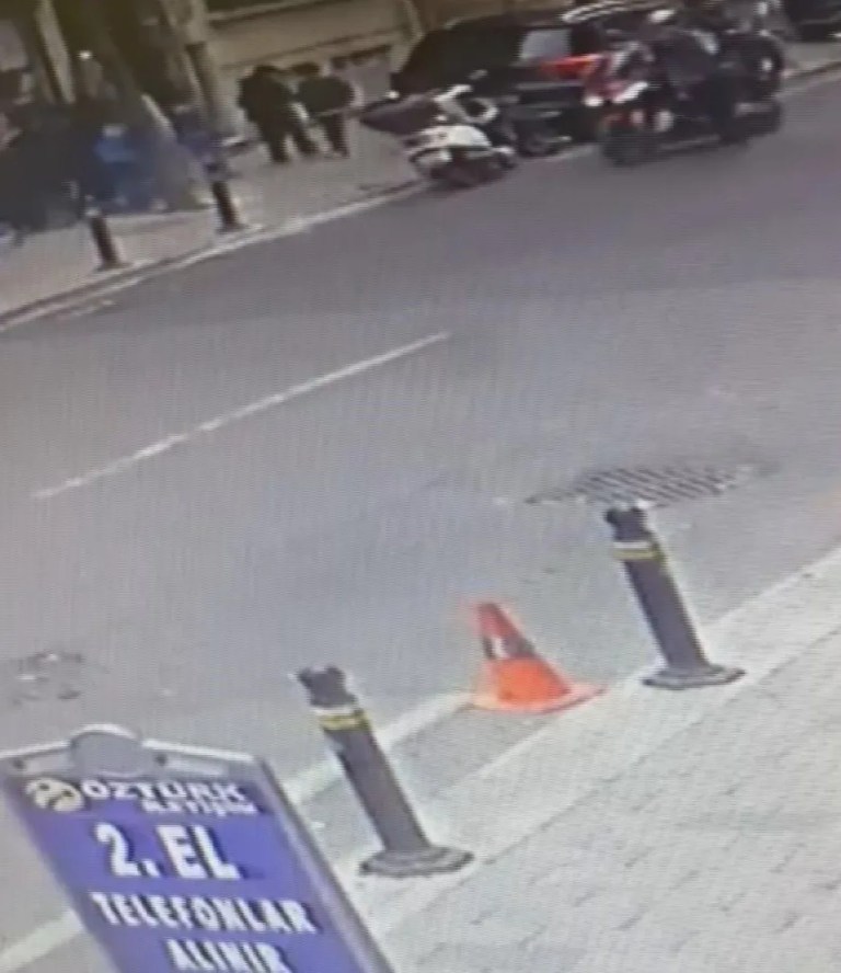 Şişli'de motosiklet kazası kamerada!