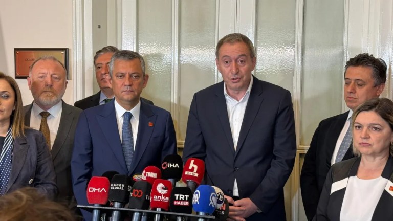 DEM Parti'den Özgür Özel'e destek ziyareti