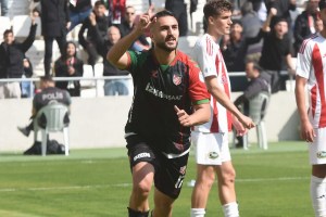 Karşıyaka’da Ömer Faruk’un Geleceği Belirsiz