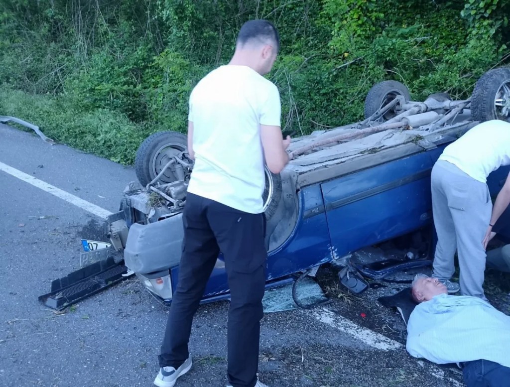 Ereğli'de otomobil takla attı, 4 yaralı!