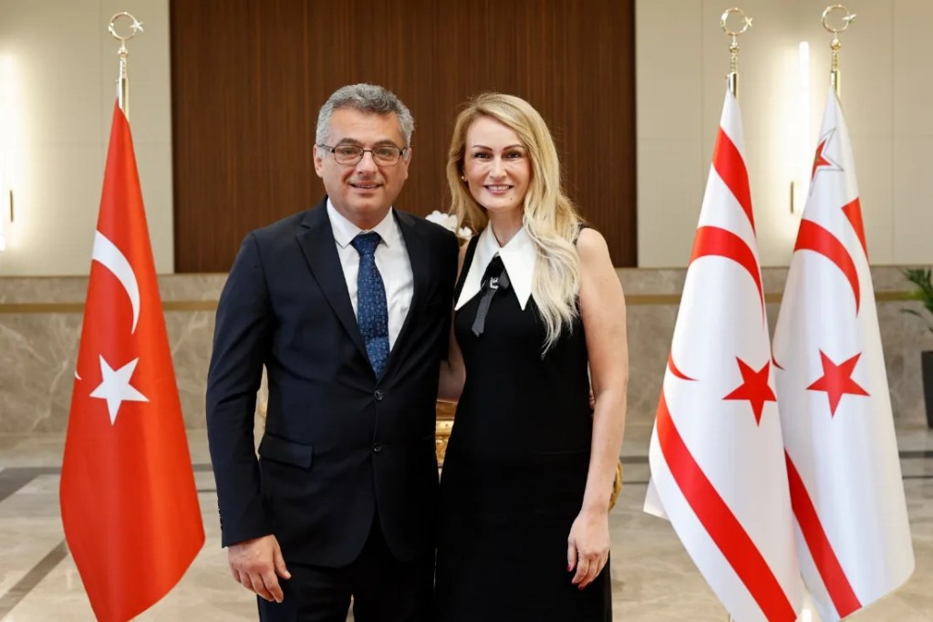 KKTC Cumhurbaşkanı Erhürman Bayramda Halkla Buluştu
