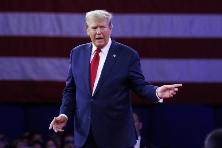 Trump'tan İran'a Yaptırım Mesajı