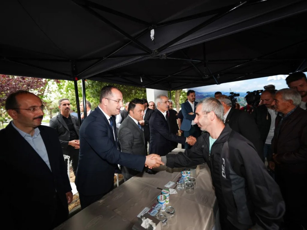 Bakan Uraloğlu Trabzon'da Bayramlaştı