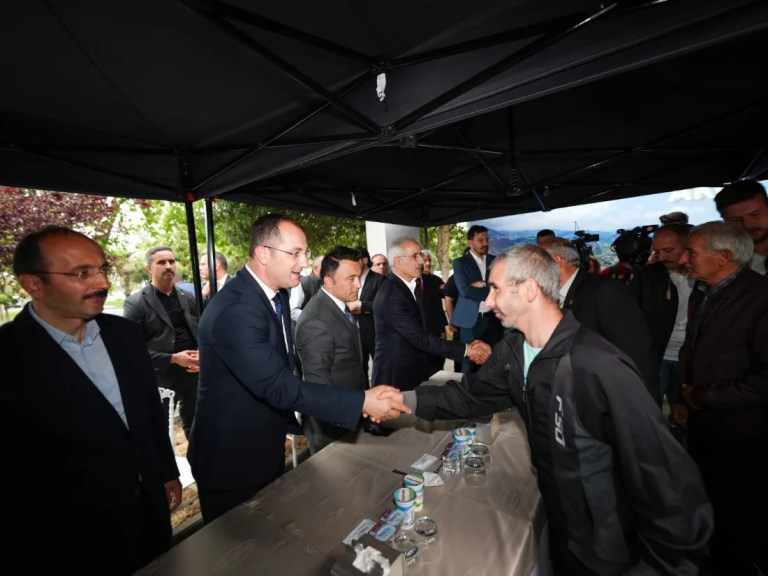 Bakan Uraloğlu Trabzon'da Bayramlaştı