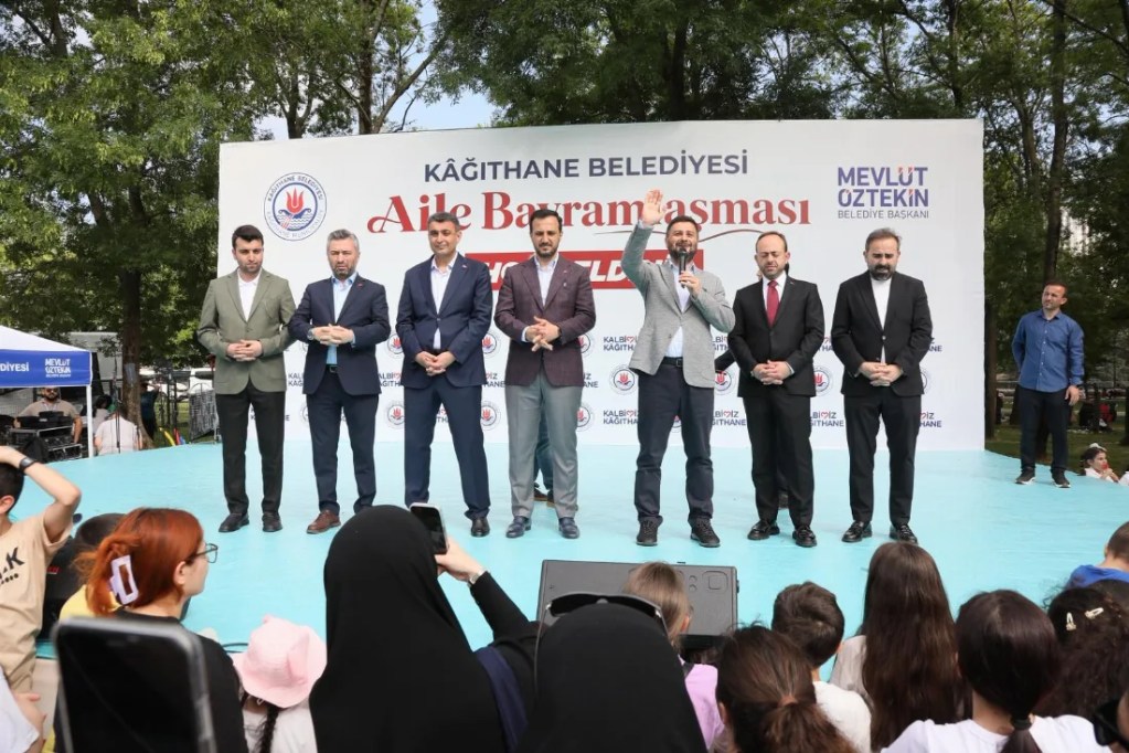 Kağıthane'de Aile Bayramlaşması Coşkusu