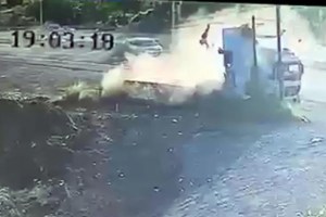 Tekirdağ’da midibüs kamyonete çarptı: 1 ölü, 8 yaralı!