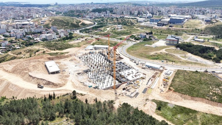 Başkan Çiftçi Çayırova Hastanesi’ni inceledi