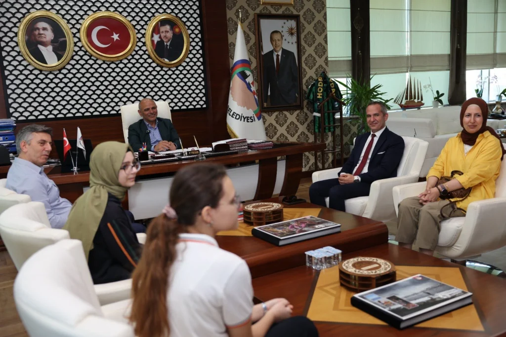 Başarılı öğrenciler Başkan Söğüt’le buluştu