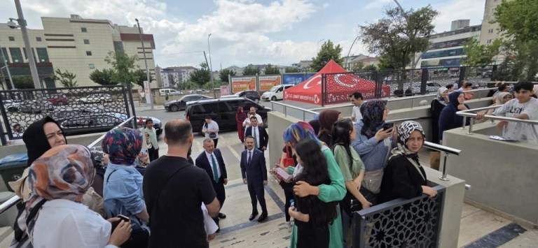 LGS velilerine Vali ve Başkan’dan ziyaret