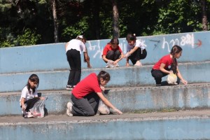 Minik çevreciler Maşukiye’de iş başında