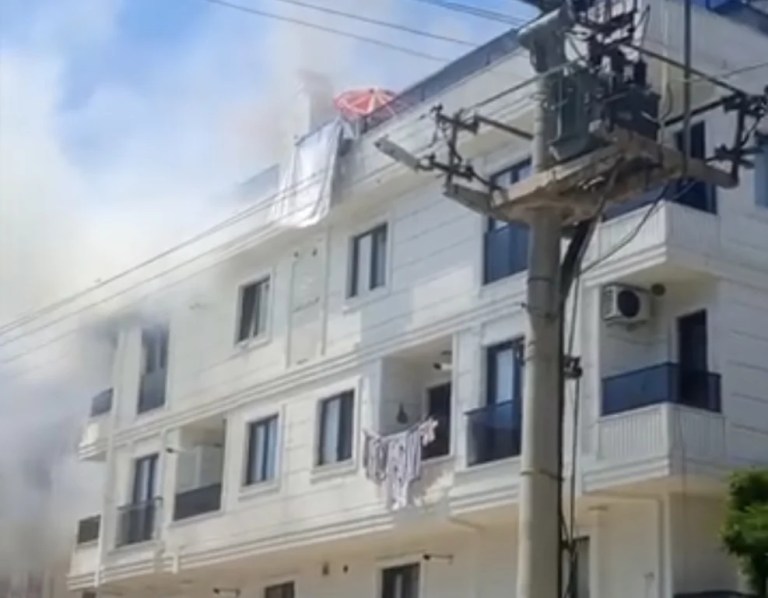 Darıca’da yangında hamile anne ve çocukları dumandan etkilendi!
