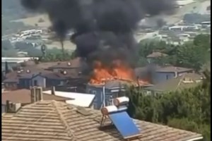 Gebze’de çatı yangını!