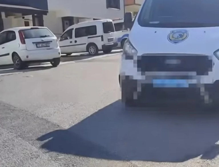 Silahını temizlerken kendini yaraladı!