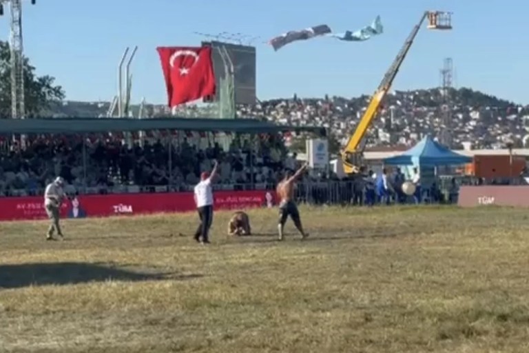 Feyzullah Aktürk Sekapark’ta Altın Kemer’i aldı