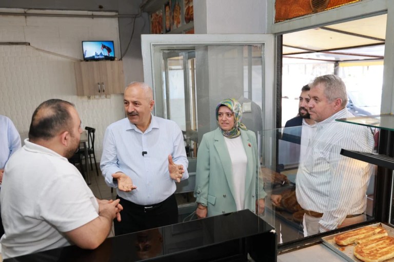 Başkan Zinnur Büyükgöz Arapçeşme’de esnafla buluştu