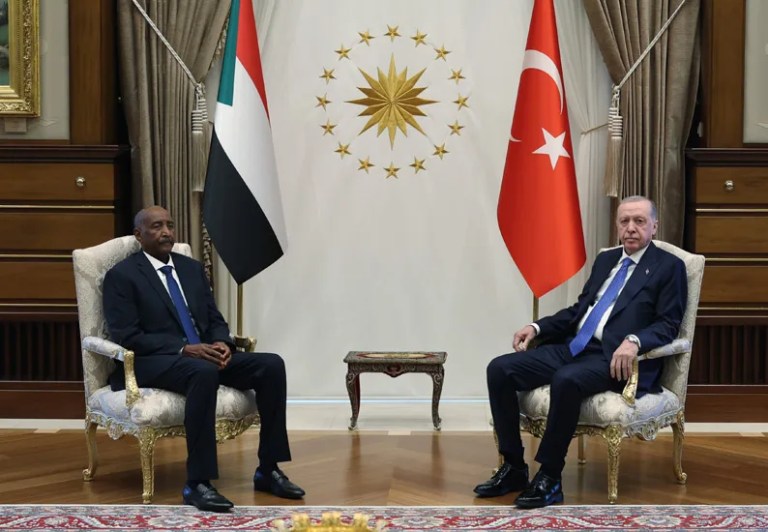 Cumhurbaşkanı Erdoğan Sudan ile İlişkileri Görüştü