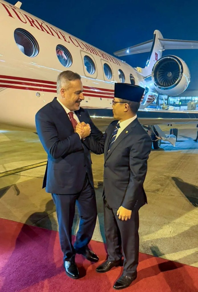 Hakan Fidan Endonezya'da Temaslarda Bulundu