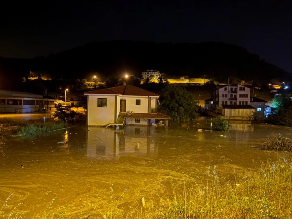 Sakarya'da sağanak yağış etkili oldu!