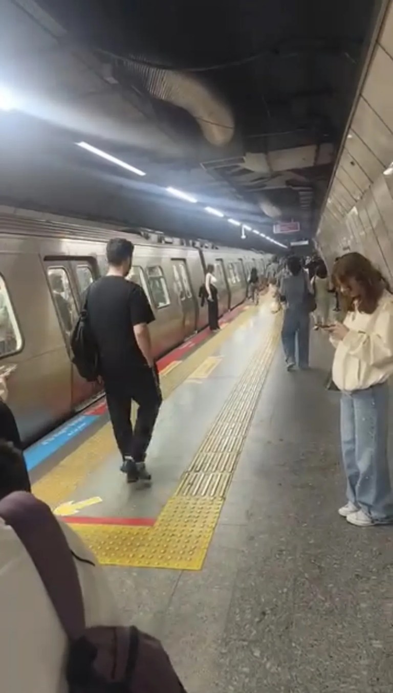 Mecidiyeköy'de metroda üzücü olay!