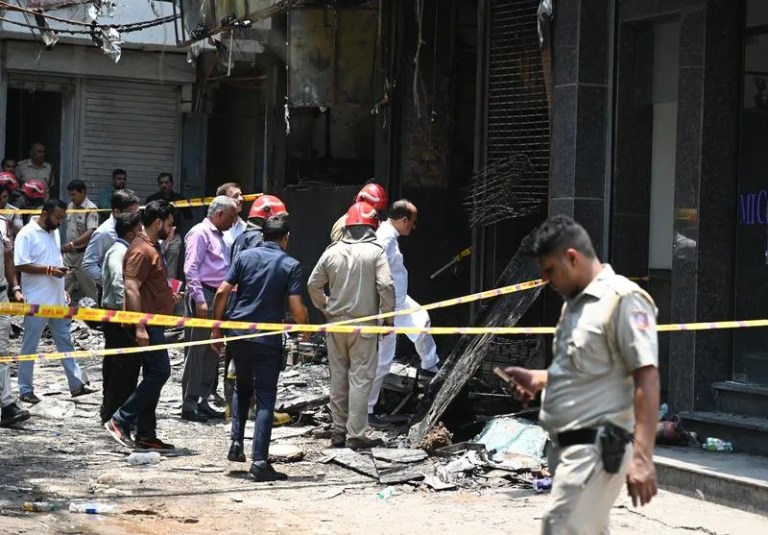 Yeni Delhi'de otel yangını: 21 kişi hayatını kaybetti