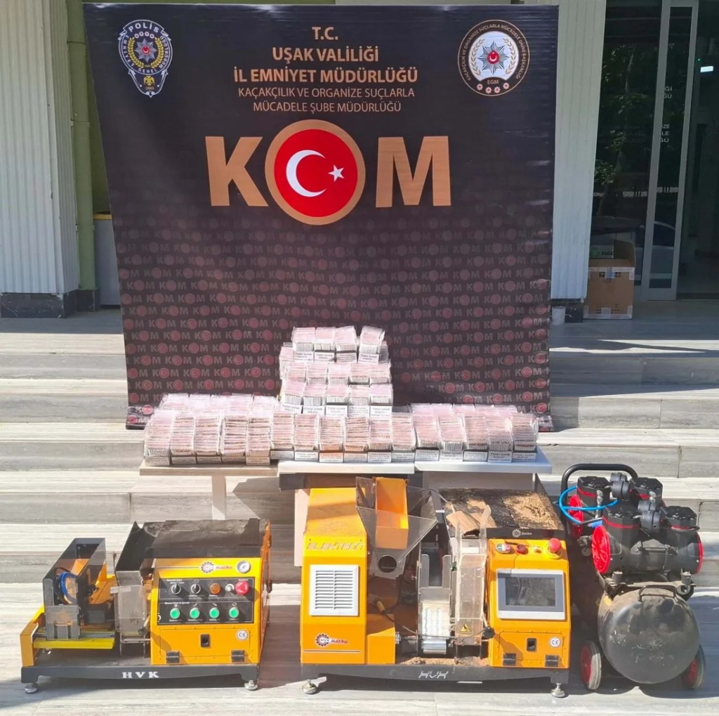 Uşak'ta Kaçak Makaron Operasyonu!