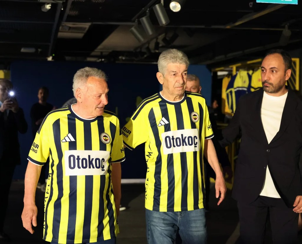 Fenerbahçe'nin 120. yıl formaları görücüye çıktı