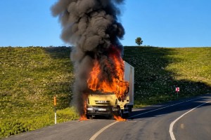 Şanlıurfa’da TIR yangını paniğe neden oldu!