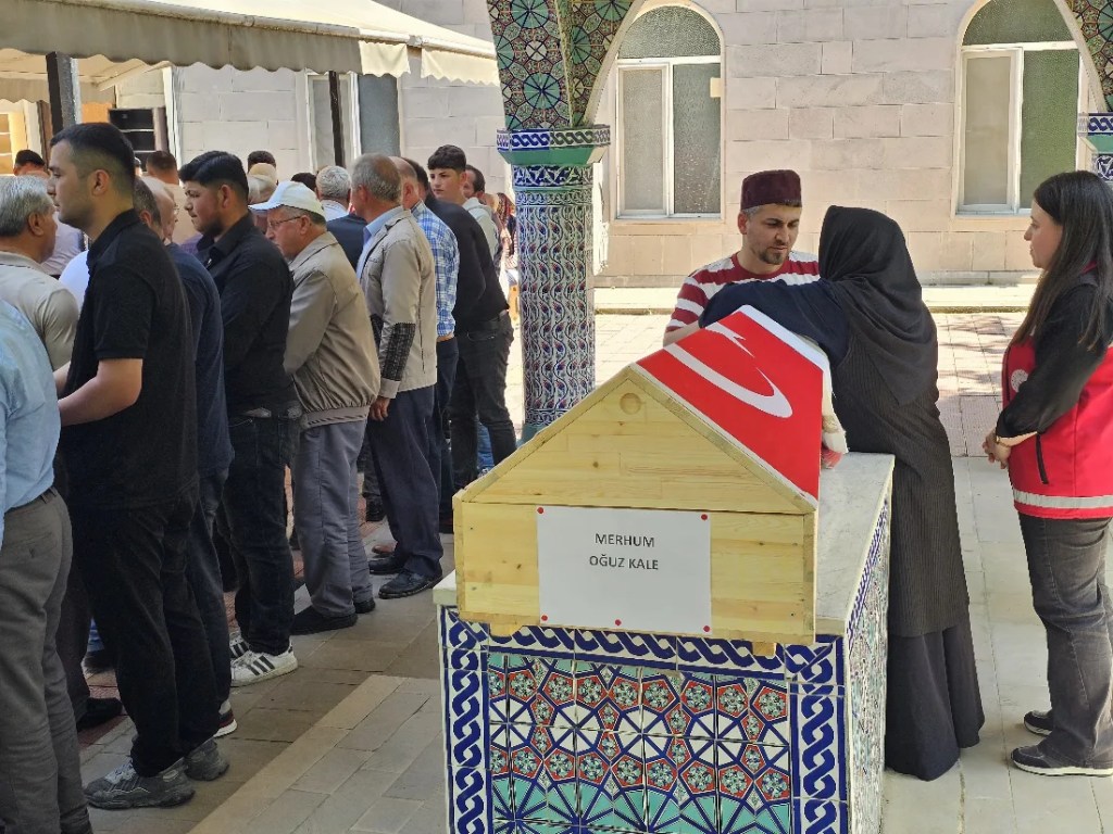 Kelkit Çayı'nda kaybolan Oğuz Kale toprağa verildi!