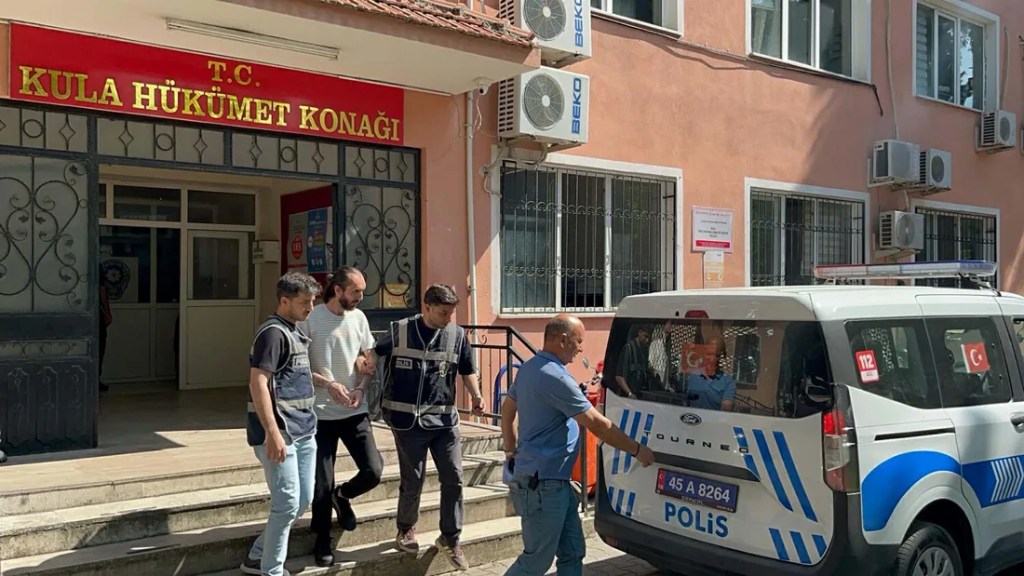 Manisa'da pompalı tüfekli saldırı!