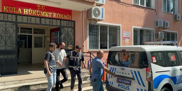 Manisa’da pompalı tüfekli saldırı!