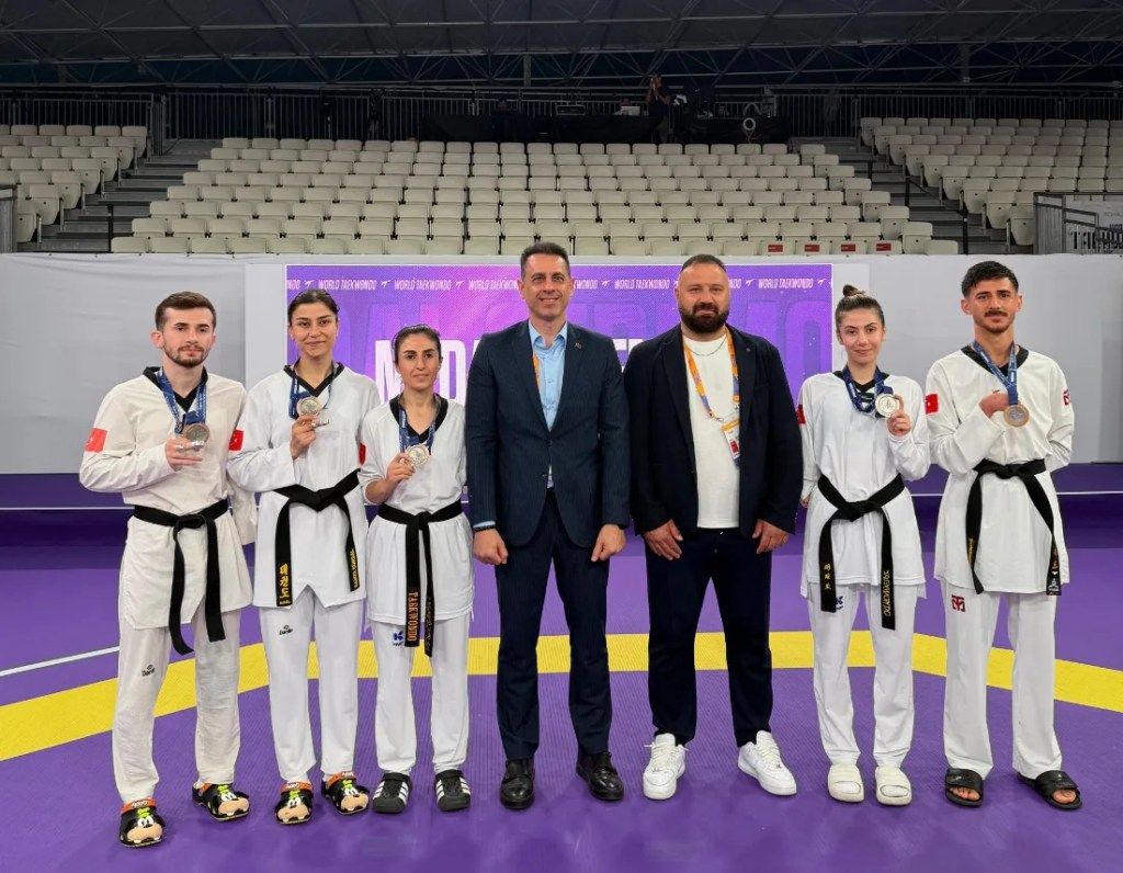 Milli Taekwondocular Madalyaları Topladı