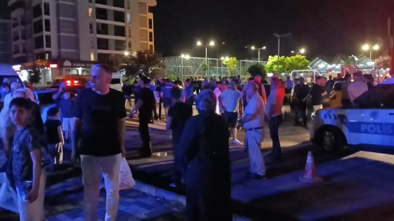 Bursa'da Bıçaklı Kavga: 3 Yaralı!