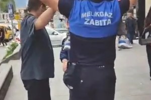 Kayseri’de zabıta memuru kayıp çocuğu buldu!