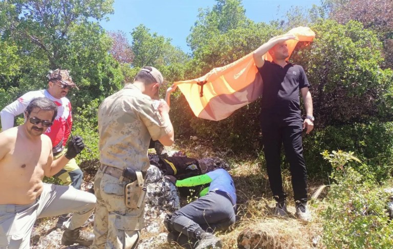 Yamaç Paraşütçüsü Ormana Düştü, Yaralandı!