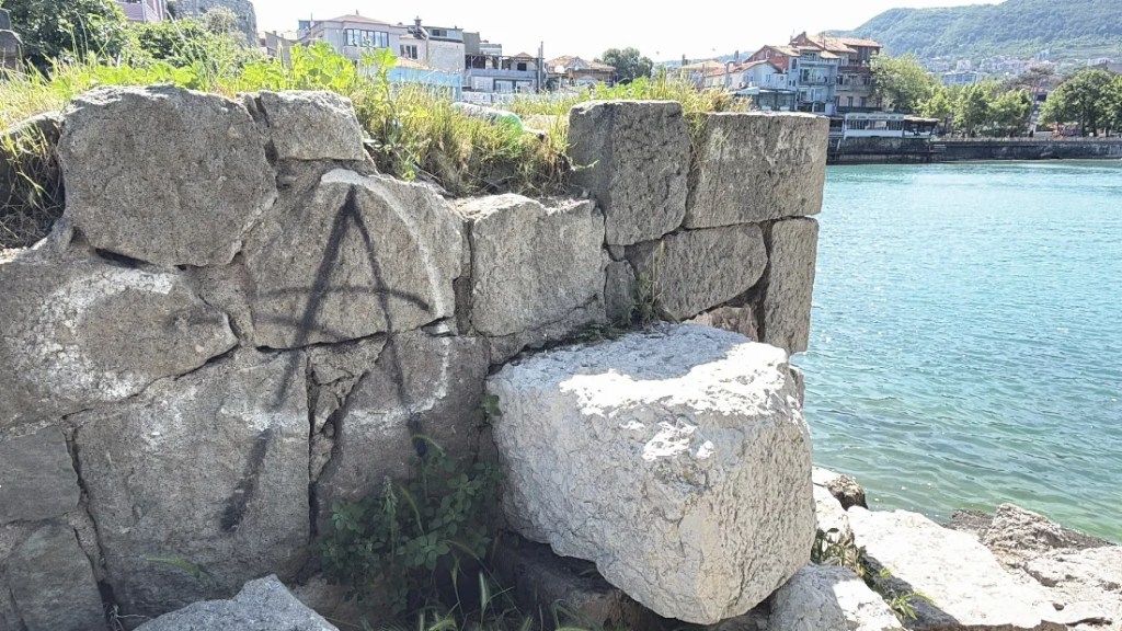 Amasra'da Tarihi Kaya Tahrip Edildi!