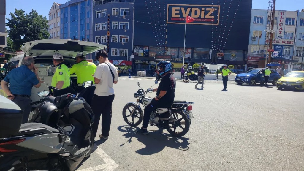 Keşan'da kasksız sürücüye ceza yağdı!
