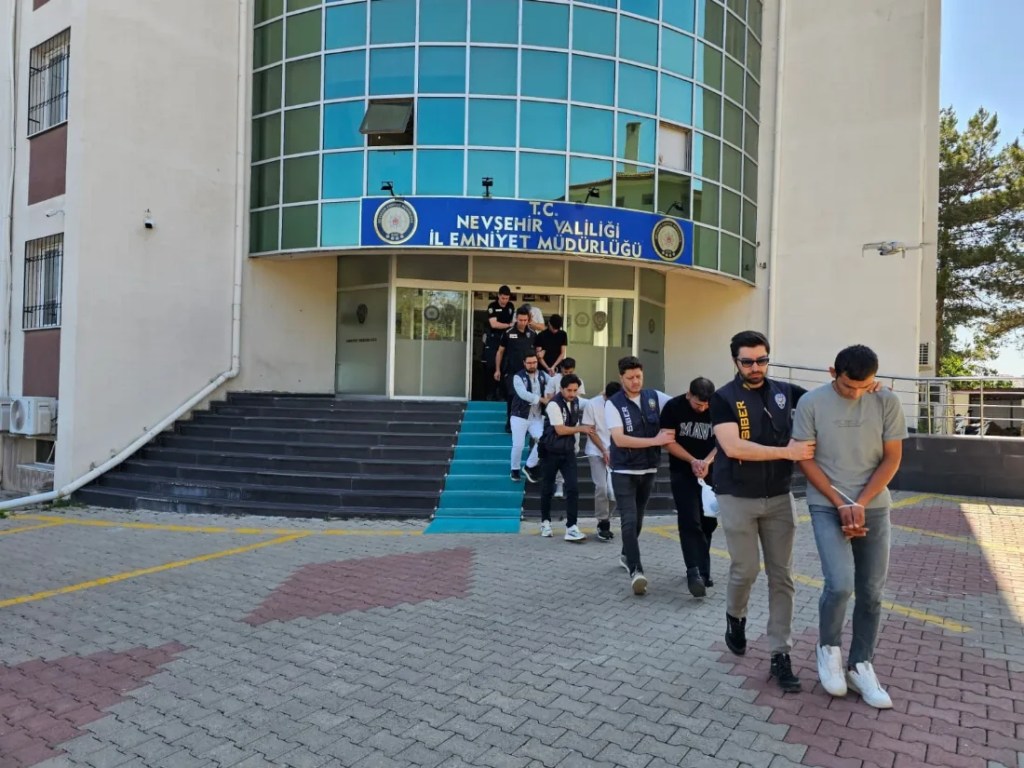Nevşehir'de dolandırıcılık operasyonu: 17 tutuklama!