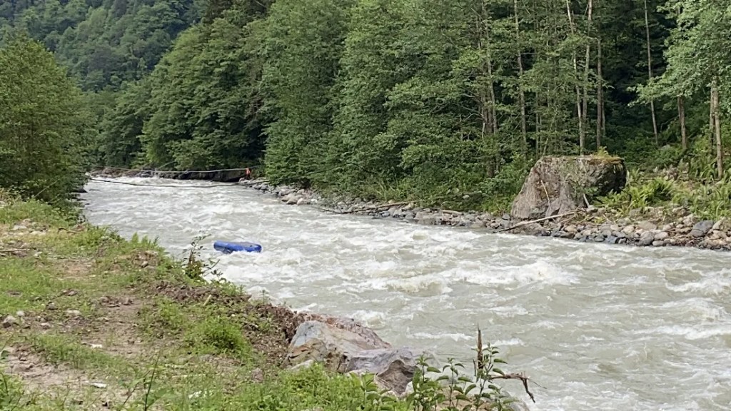 Rize'de AFAD ekibinin botu devrildi!