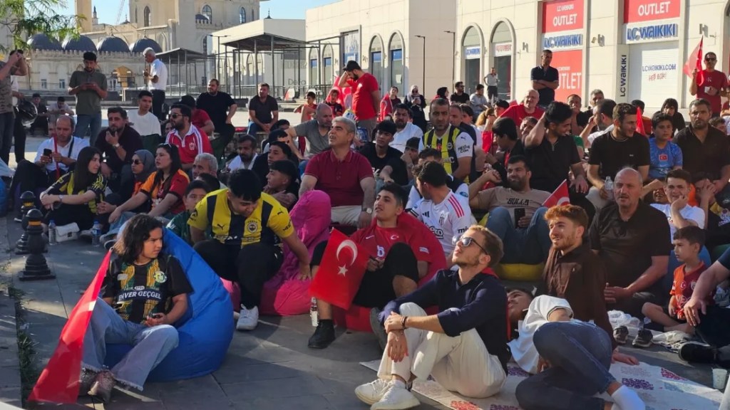 Şanlıurfa'da Milli Maç Coşkusu