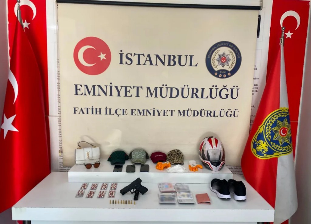 İstanbul'da motosikletli kapkaççılar yakalandı!