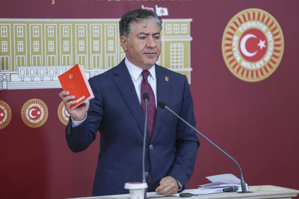 CHP'de Grup Toplantısı Kararı Alınmadı