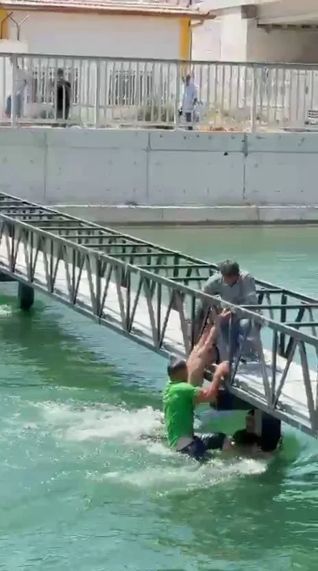 Adana'da sulama kanalında tehlikeli anlar!