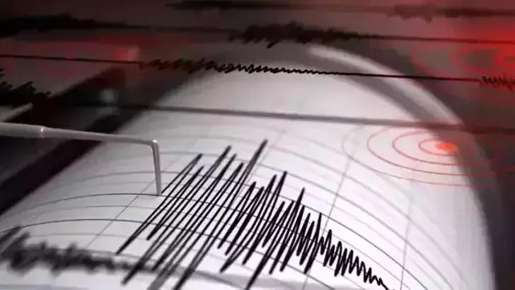 Endonezya'da 6.7 büyüklüğünde deprem!